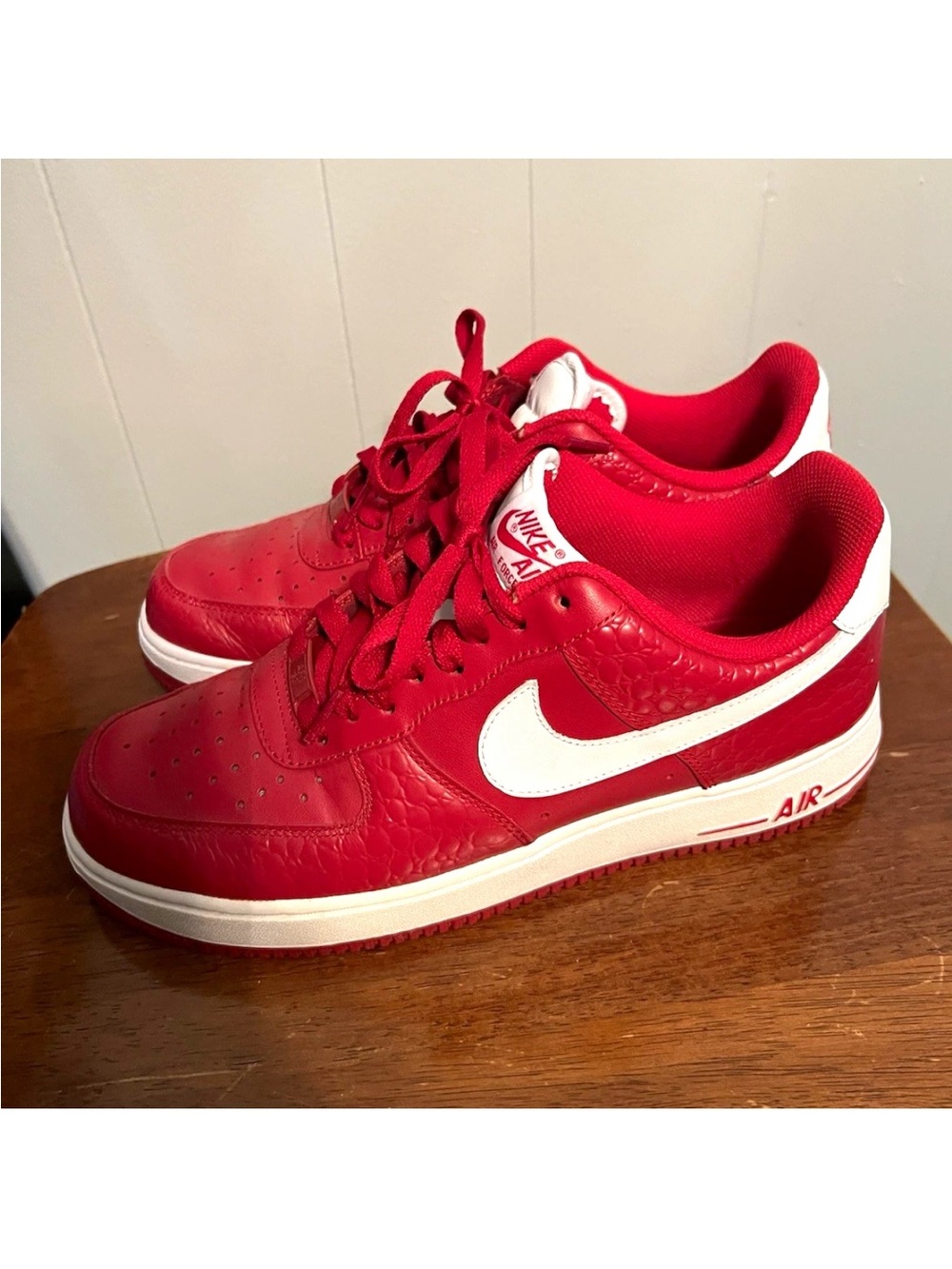 Nike Air Force 1 Low University Red White Leather Sneakers Size 10M